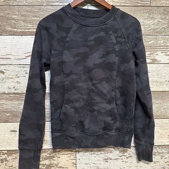 lululemon athletica Tops - Lululemon Athletica Black Camo Women's Athletic Pullover Crewneck Sweatshirt